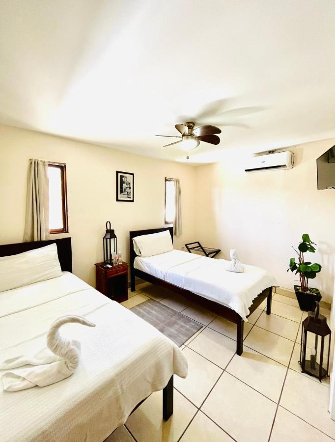 סן חואן דל סור Hotel La Estacion מראה חיצוני תמונה